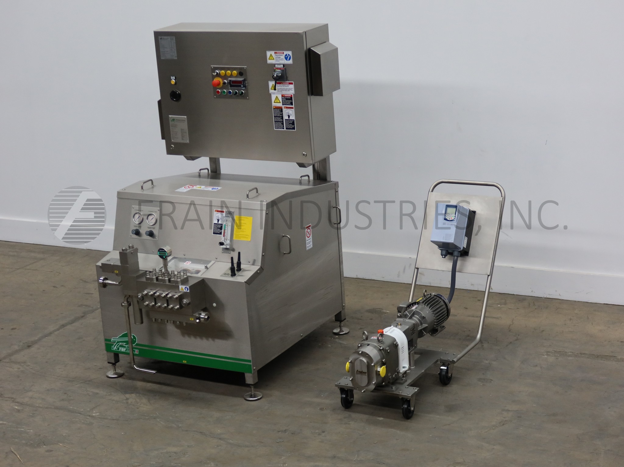 R38300.jpg